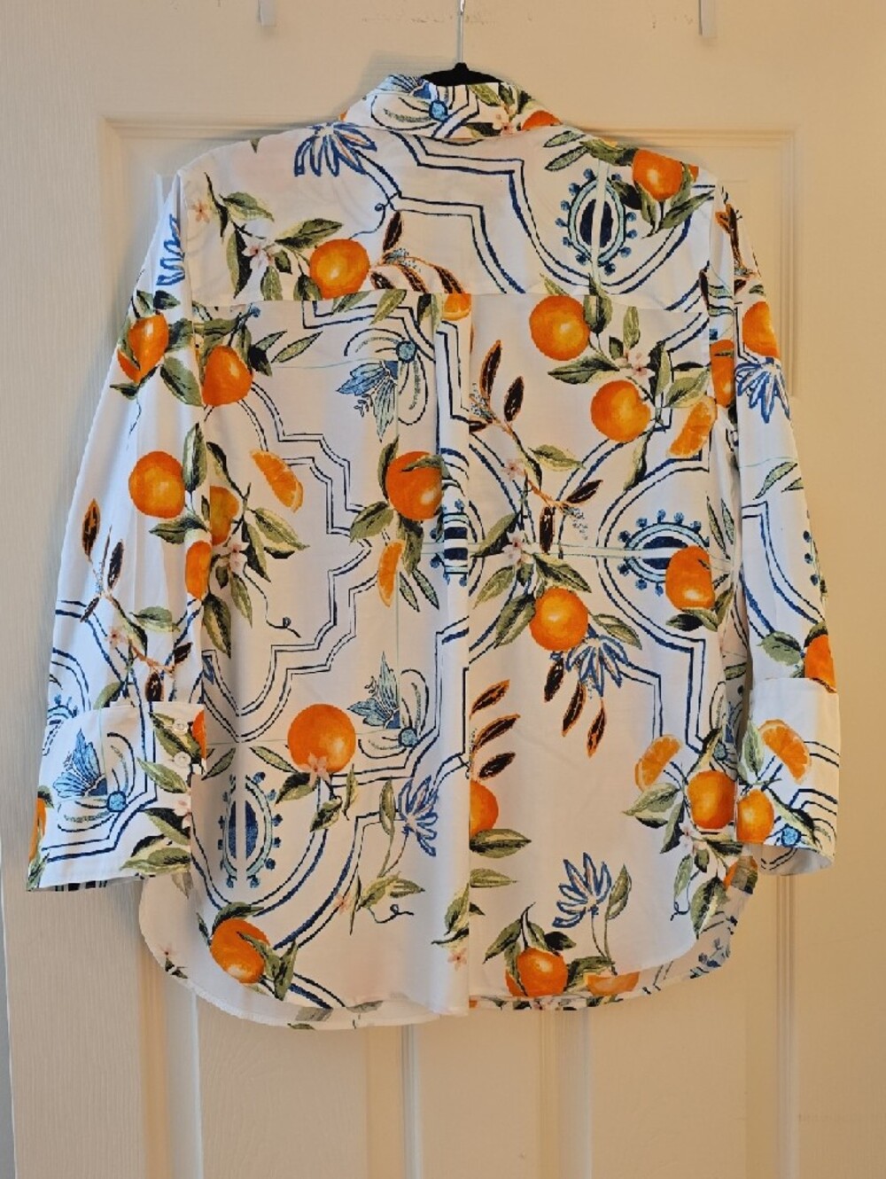 Chico's No Iron White Shirt with Orange & Blue Floral Print (Chico's Size 1.5) - Picture 2 of 4
